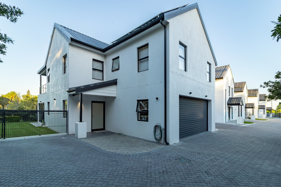 4 Bedroom Property for Sale in Tara Western Cape